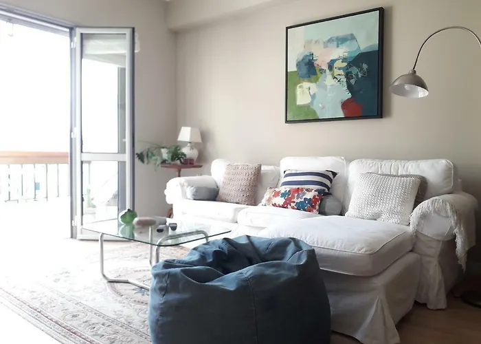 Peaceful Floor W Balconies - Cambridge Right - Ac