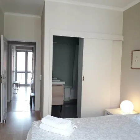 Peaceful Floor W Balconies - Cambridge Right - Ac